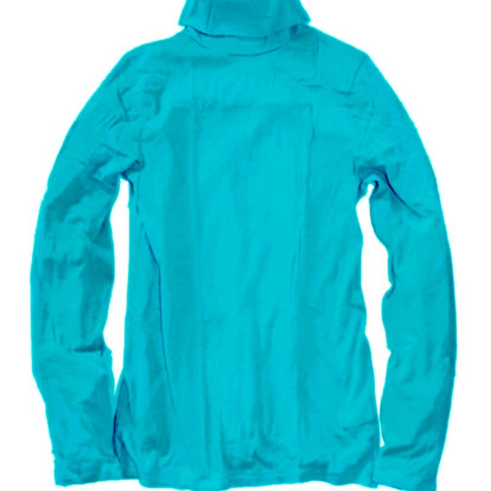 NWT.  J Crew Tissue Turtleneck.Tropical blue color. Size S.